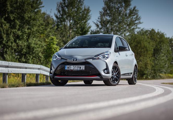 Mocny akcent na zakończenie produkcji. Toyota Yaris GR Sport 1.5 Hybrid 100 KM e-CVT - TEST, OPINIA