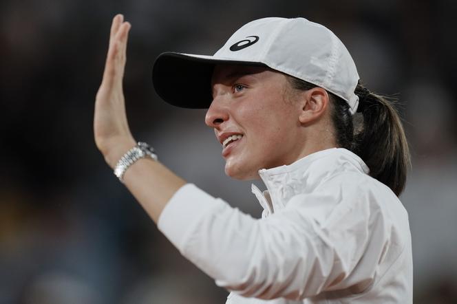 Wimbledon DRABINKA LOSOWANIE Z kim gra Iga Świątek? Z kim gra Hurkacz? Polacy poznali rywali! DRABINKA Wimbledon 2022 WYNIKI losowania
