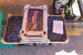 Drożyzna na olsztyńskim targu. Za kilogram truskawek zapłacimy nawet 40 zł! [ZDJĘCIA]