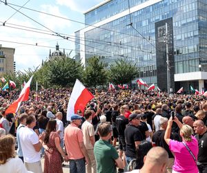 Protest przeciwko imigrantom.Tysiące kibiciów na ulicach Katowic