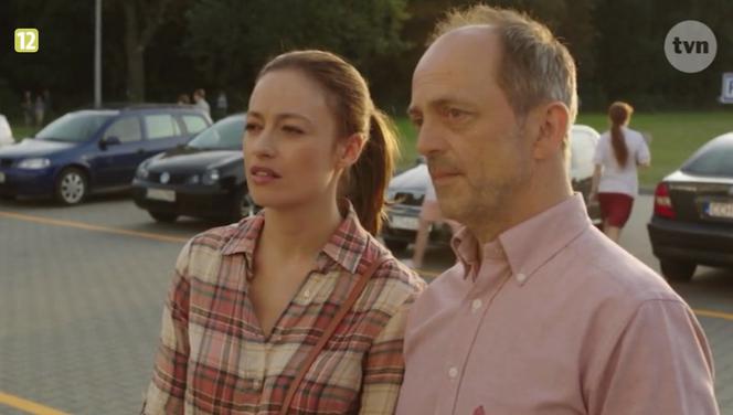 LEKARZE 2 sezon odcinek 9 (odc. 22). Leon Jasiński (Jacek Koman), Alicja Szymańska (Magdalena Różczka)