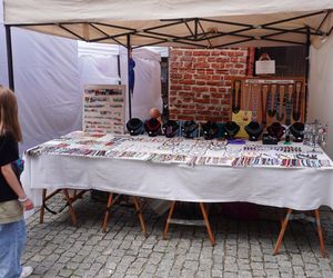 Dni Olsztyna 2025. Dziesiątki wystawców i setki olsztynian na Jarmarku Jakubowym