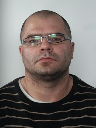Perfekcyjnie fałszują dokumenty! Są poszukiwani przez bydgoską policję [ZDJĘCIA] 
