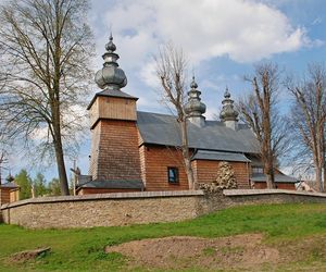 To dawna wieś królewska w Małopolsce. Słynie z najpiękniejszej cerkwi w regionie