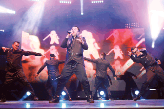 QUIZ. Gorączka sobotniej nocy. Czy jesteś jej prawdziwym znawcą?