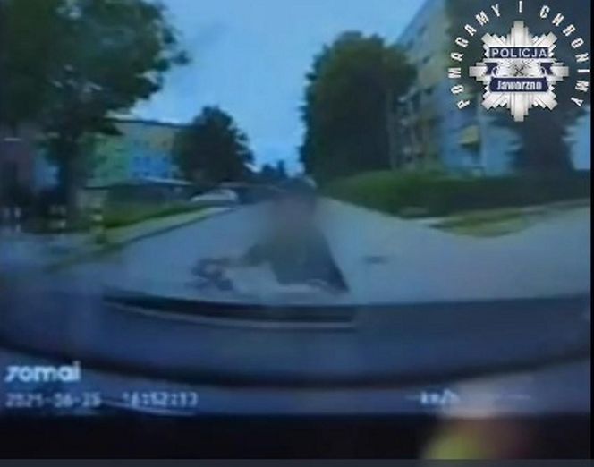 7-latek na rowerze wjechał pod samochód! Dziecko było bez opieki