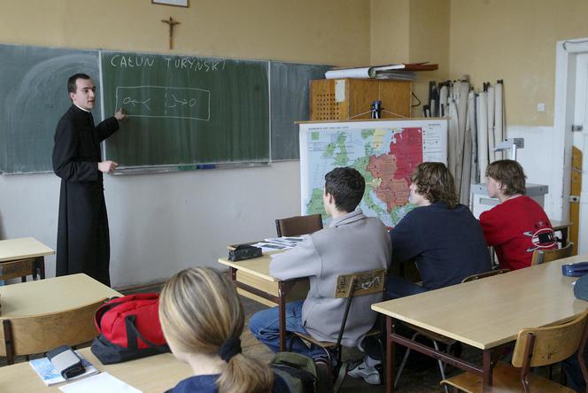 Polacy nie chcą religii w szkołach