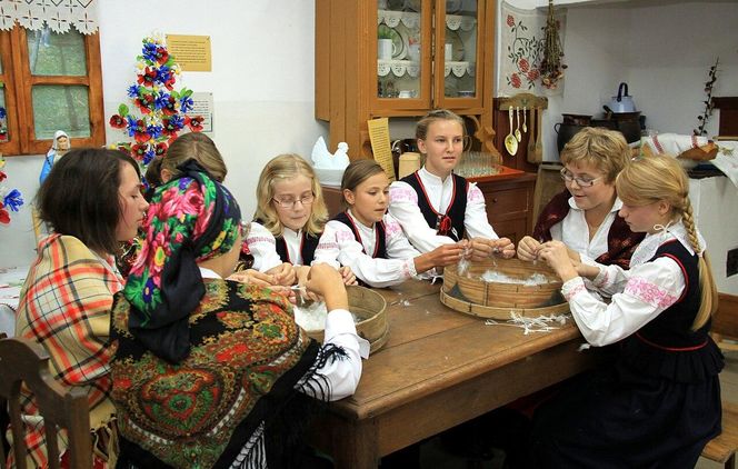 Darcie pierza i opowieści o duchach. Tak wyglądały szkubaczki na Śląsku 