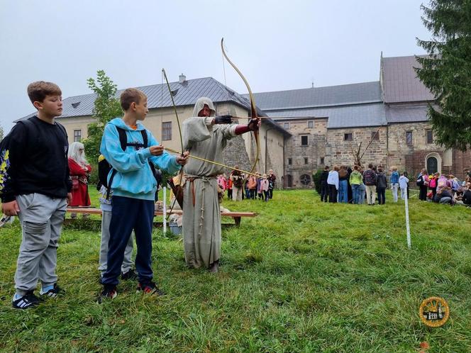 Jedenasty festyn historyczny „Mnisi i Hutnicy”. Opactwo Cystersów tętniło życiem