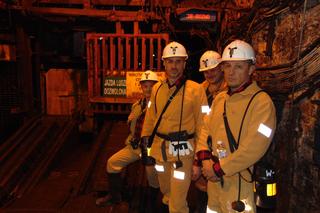 Janusz Kowalski na wycieczce w kopalni Staszic w Katowicach