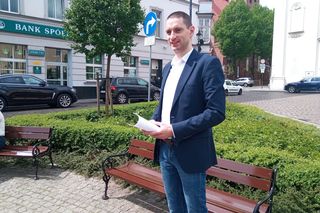 Kawiarenki w miejsce parkingu? Jest sprzeciw radnego Pawła Napolskiego