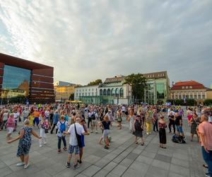 Wrocławskie potańcówki pod chmurką. Sprawdź terminy 