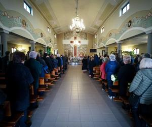 Wzruszający pogrzeb Ilony Kuśmierskiej. Ostatnie pożegnanie Jadźki z Samych Swoich