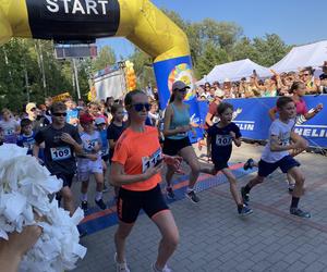 Kilometry Pomocy Michelin 2024. Sportowe emocje na plaży miejskiej w Olsztynie. Zobacz zdjęcia!