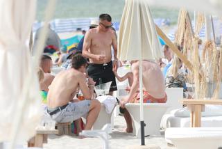 Sławomir Peszko na plaży