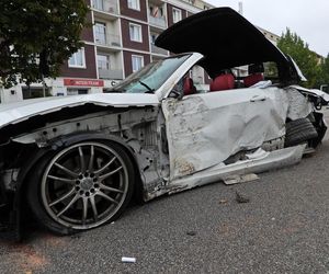 Pijany 23-latek rozbił BMW na Puławskiej! Dwie osoby w szpitalu