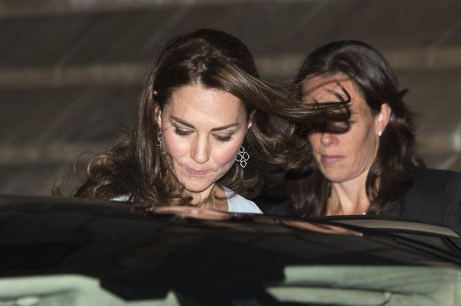 Księżna Kate w ciąży pokazuje nogi! Zobaczcie NAJNOWSZE ZDJĘCIA Kate Middleton!