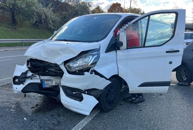 Wypadki z furgonetkami przy lotnisku i na S8