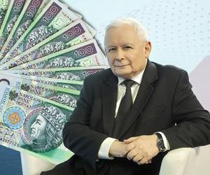 Po cichu dali Kaczyńskiemu podwyżkę! Inni też mogą dostać pieniądze