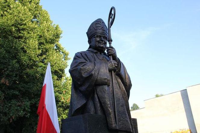 Pomnik kard. Ignacego Jeża w Koszalinie