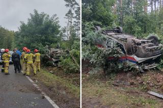 Karetka wypadła z drogi i dachowała. W środku byli pacjent i dwóch ratowników 
