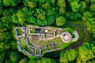 o najstarszy murowany zamek w Polsce. Ok. 850 lat temu powstał Zamek Wleń [ZDJĘCIA]