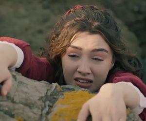 Wichrowe wzgórze. Fikret okłamuje Songul. Zeynep nie żyje?!