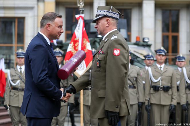 Politycy na obchodach Święta Wojska Polskiego