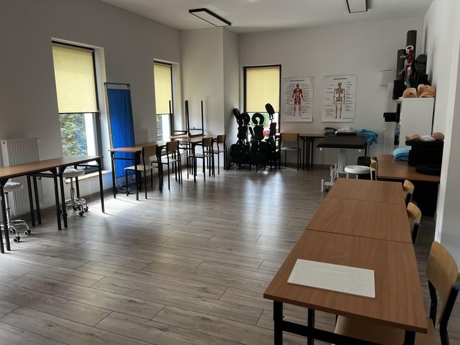 Wakacyjny patrol Eska Summer City w olsztyńskim oddziale Szkoły Policealnej Pascal