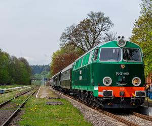 Zabytkowym pociągiem przez Góry Sowie