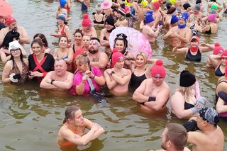 Mazowieckie Morsy otworzyły sezon morsowania 2025/2026 nad zalewem w Siedlcach