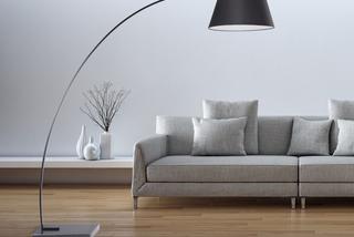 Szara, nowoczesna sofa