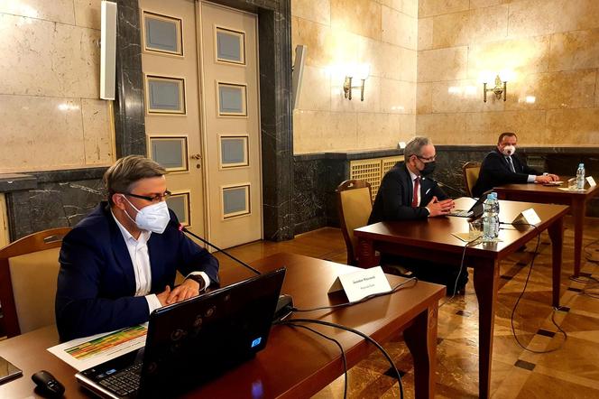 Koronawirus. Minister zdrowia z pilną wizytą na Śląsku. Szykują się nowe obostrzenia?! Sprawa jest poważna