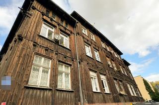 Pani Maria mieszka posród gruzu. Ciężko chora kobieta potrzebuje pomocy