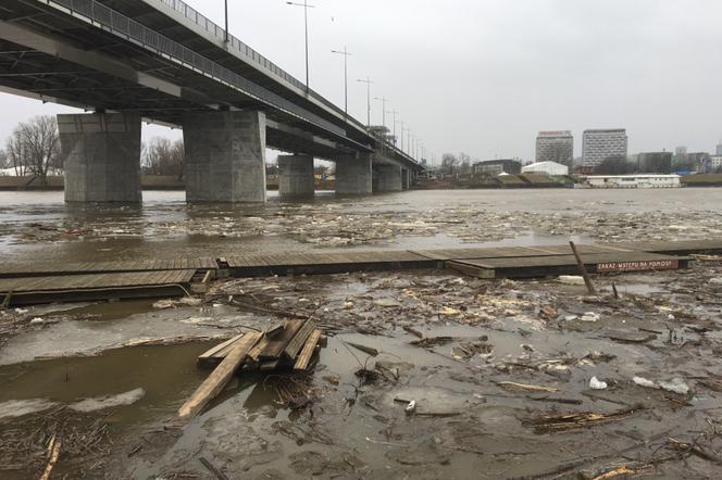 Budowa kładki pieszo-rowerowej na moście Łazienkowskim nabiera tempa