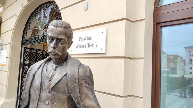 Rzeźba Tadeusza Tertila wróciła na rynek w Tarnowie