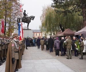  Uroczystości pod pomnikiem Józefa Piłsudskiego w Rzeszowie 