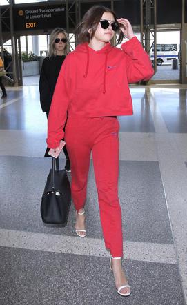 Selena Gomez w dresie i szpilkach