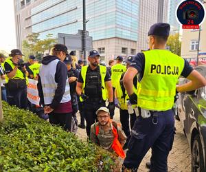 Ostatnie Pokolenie sparaliżowało centrum Warszawy