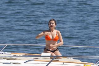 Selena Gomez w bikini na jachcie