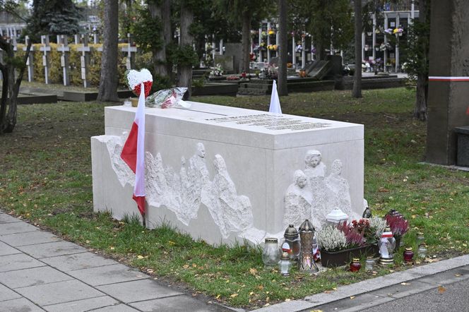 Grób Kornela Morawieckiego na  Powązkach Wojskowych