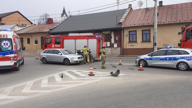 Zderzenie auta osobowego ze skuterem u zbiegu Targowej z Iłżecką