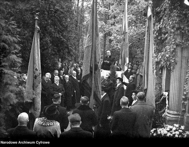 Dzień Wszystkich Świętych w Krakowie w latach 1925-1935