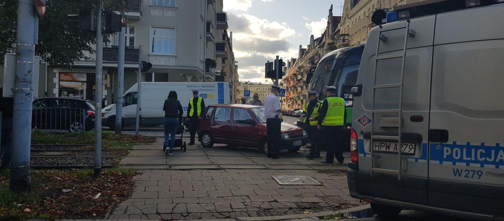 Zderzenie samochodu i tramwaju na ul. Krzywoustego