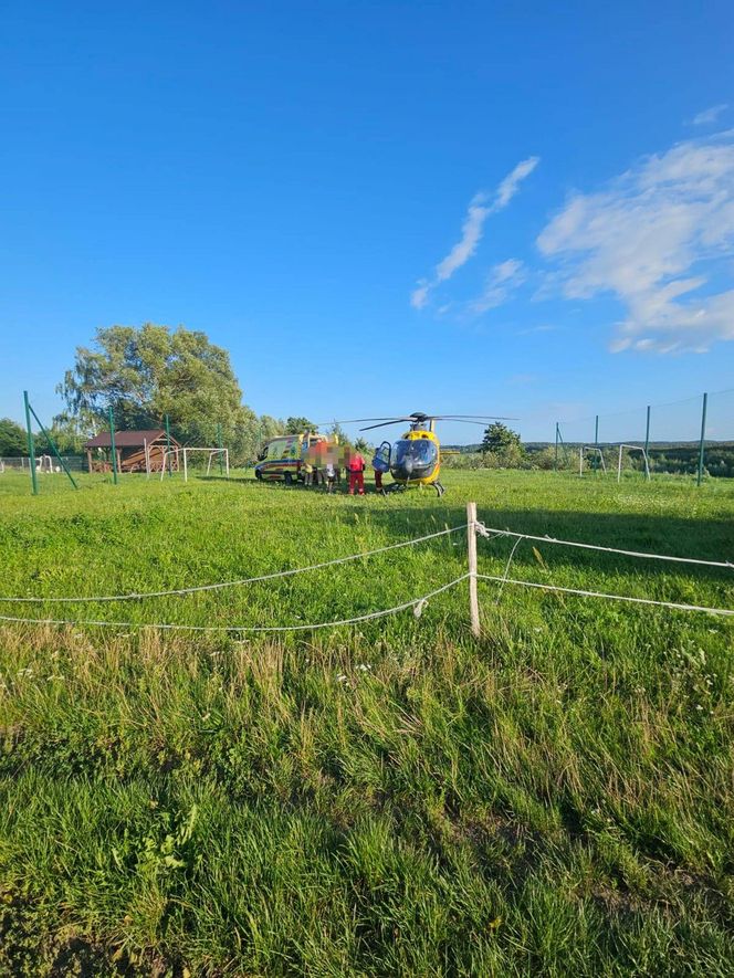 Motocyklista potrącił 6-letnie bliźniaczki. Śmigłowiec LPR w akcji