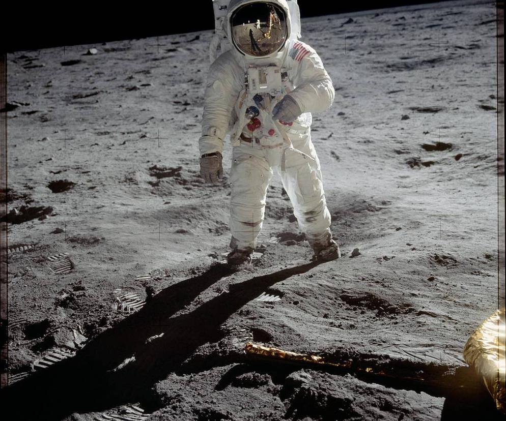 Amerykańscy astronauci jako pierwsi w historii stanęli na Księżycu