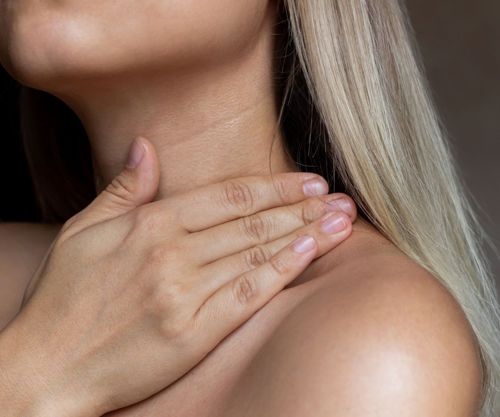 Świadczy o uszkodzeniu wątroby. Ważny objaw zauważysz na szyi