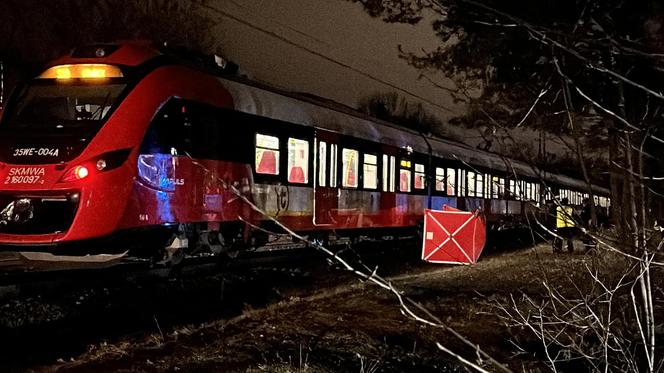 Tragedia w Wawrze! Pociąg SKM potrącił pieszego. Nic nie dało się zrobić