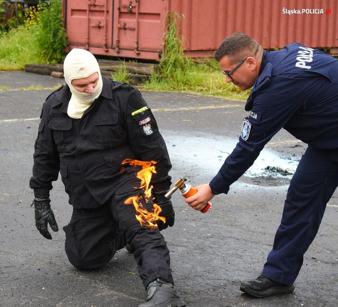 Policjanci szkolili się z gaszenia pożarów