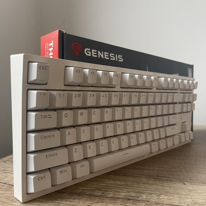 Genesis Thor 404 TKL 